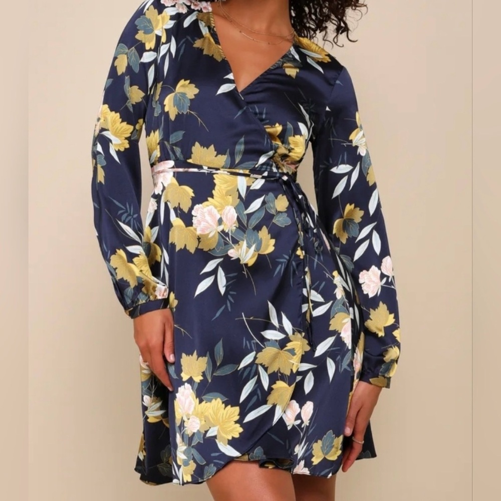 Lulu's Navy Floral Long Sleeve Dress